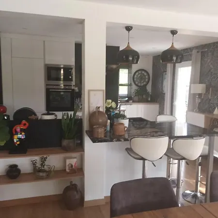 Grande Maison Familiale Et Cossue *